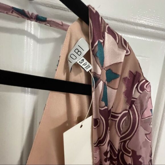 BNWT TOBI Effie Plunging Romper in Mauve - Picture 6 of 7